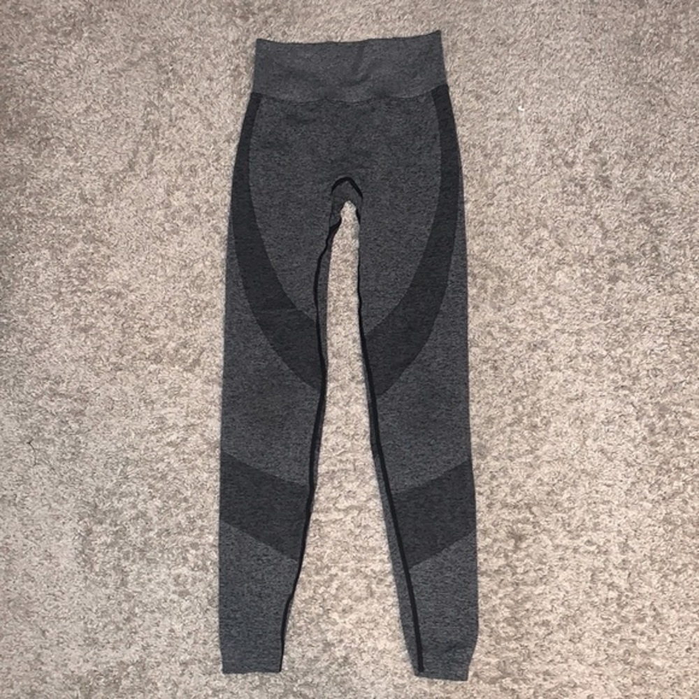 Pink activewear leggings grey- Women’s‎ size XS
